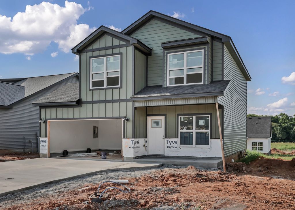 2712 Brewster Dr, Clarksville, TN 37042