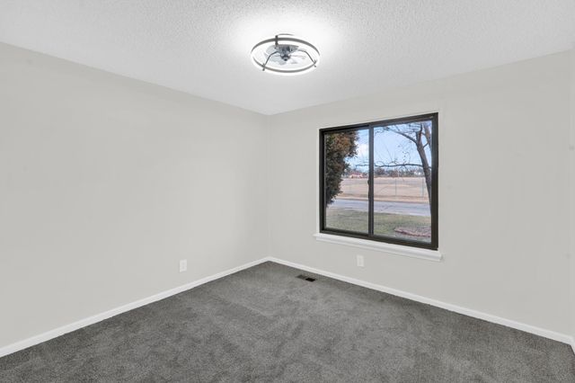 3125 N Rushwood St, Wichita, KS 67226