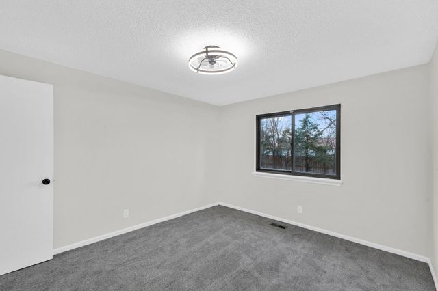 3125 N Rushwood St, Wichita, KS 67226