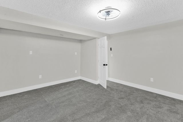 3125 N Rushwood St, Wichita, KS 67226