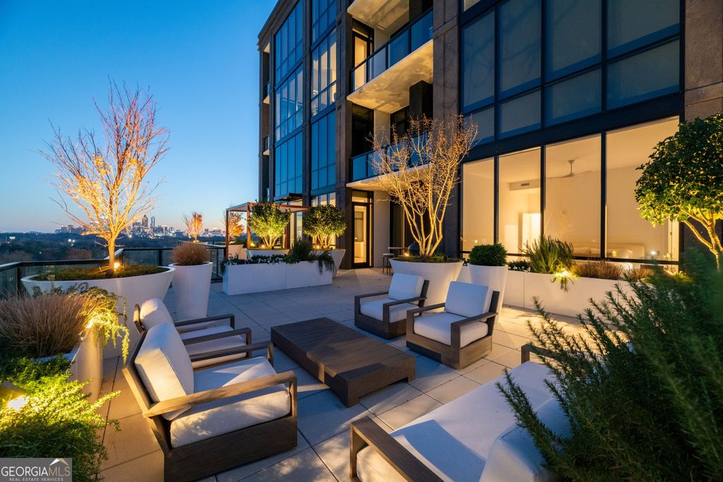 2425 Peachtree Road NE 1503, Atlanta, GA 30305