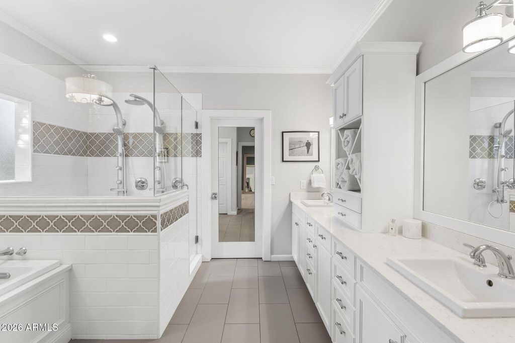 Image 11 of property listing at 1832 E MENLO Street, Mesa, AZ 85203