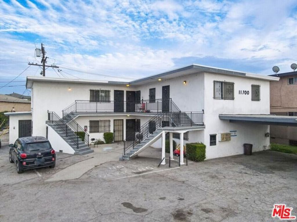 11700 S Normandie Avenue, Los Angeles, CA 90044