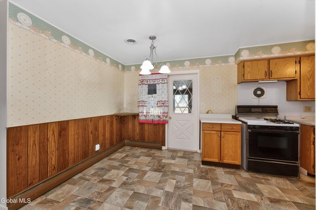 11 Myers Court, Colonie, NY 12205