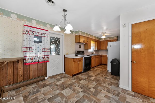 11 Myers Court, Colonie, NY 12205