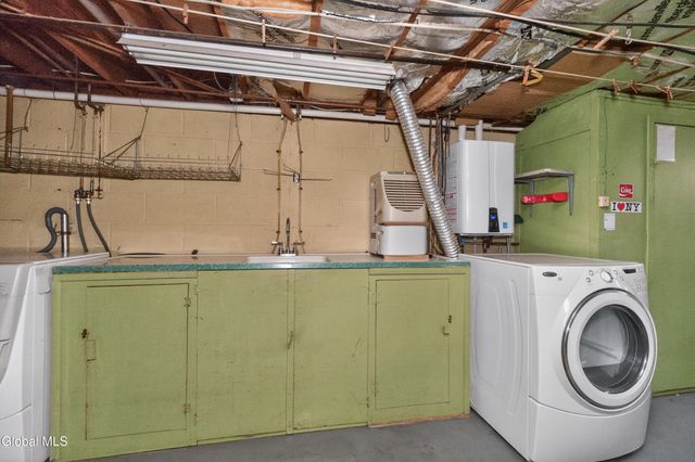 11 Myers Court, Colonie, NY 12205