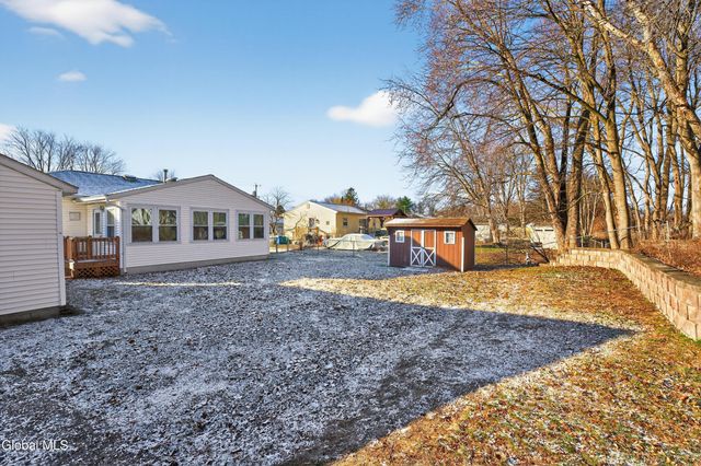 11 Myers Court, Colonie, NY 12205