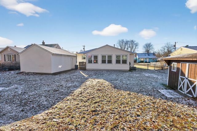 11 Myers Court, Colonie, NY 12205