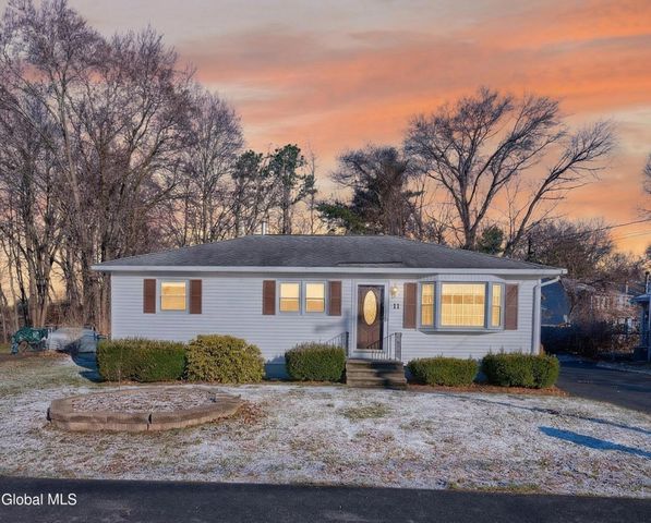 11 Myers Court, Colonie, NY 12205