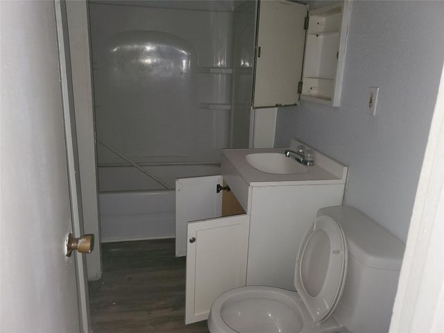 109 Carver Street, West Columbia, TX 77486