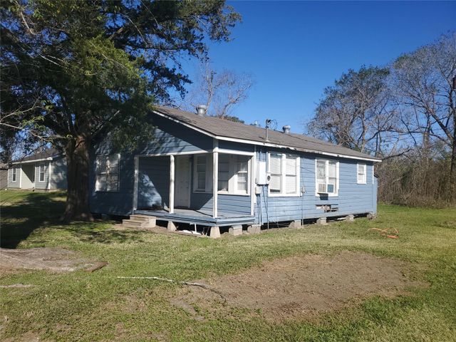 109 Carver Street, West Columbia, TX 77486