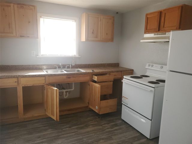 109 Carver Street, West Columbia, TX 77486