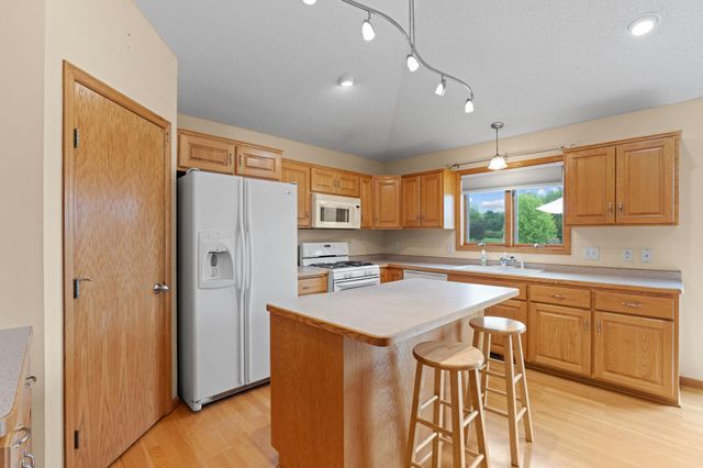 3166 Kahlen Avenue NE, Saint Michael, MN 55376