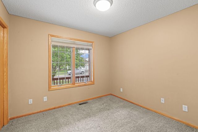 3166 Kahlen Avenue NE, Saint Michael, MN 55376