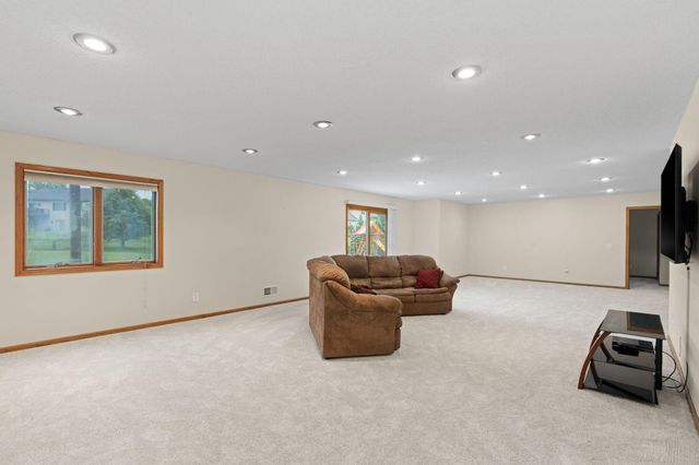 3166 Kahlen Avenue NE, Saint Michael, MN 55376
