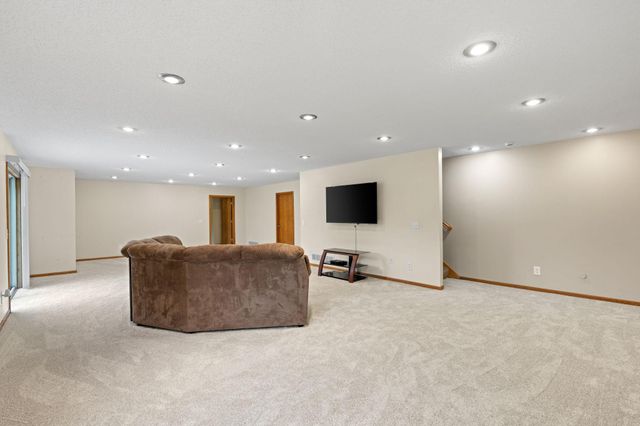 3166 Kahlen Avenue NE, Saint Michael, MN 55376