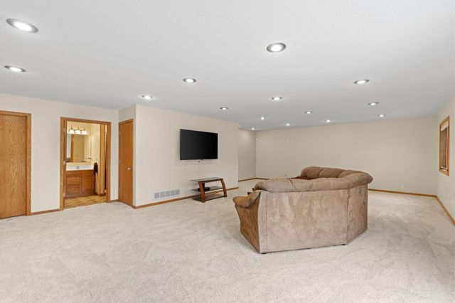 3166 Kahlen Avenue NE, Saint Michael, MN 55376