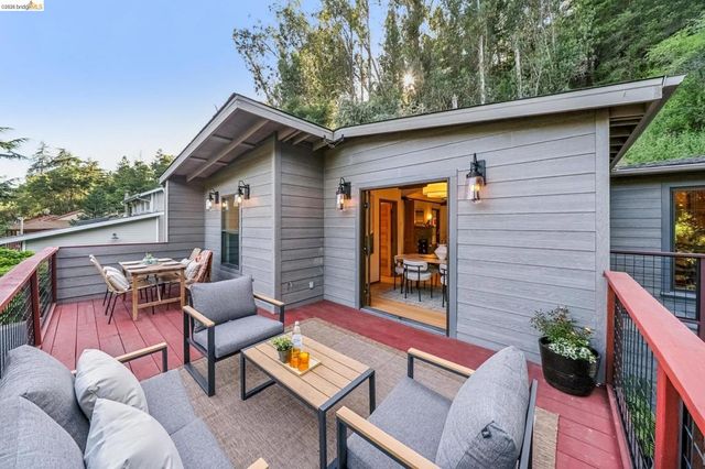 5504 Merriewood Dr, Oakland, CA 94611