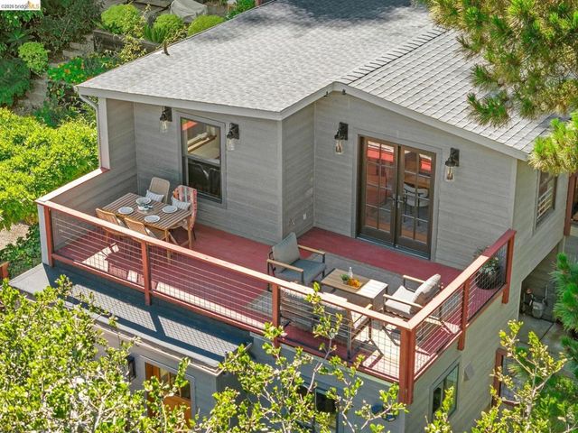 5504 Merriewood Dr, Oakland, CA 94611