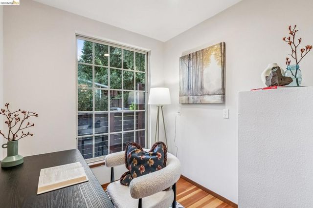5504 Merriewood Dr, Oakland, CA 94611