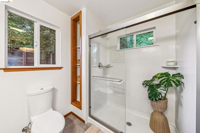 5504 Merriewood Dr, Oakland, CA 94611