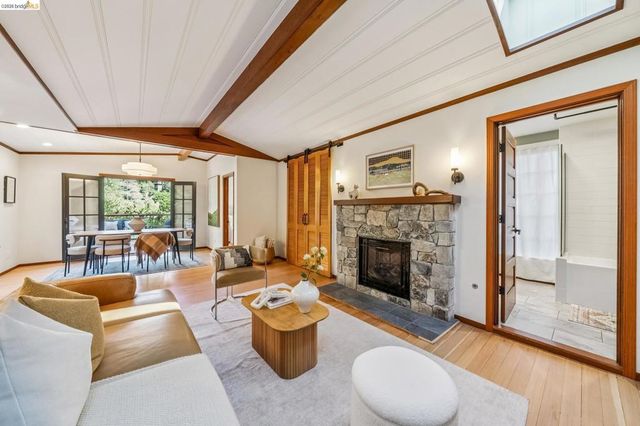 5504 Merriewood Dr, Oakland, CA 94611