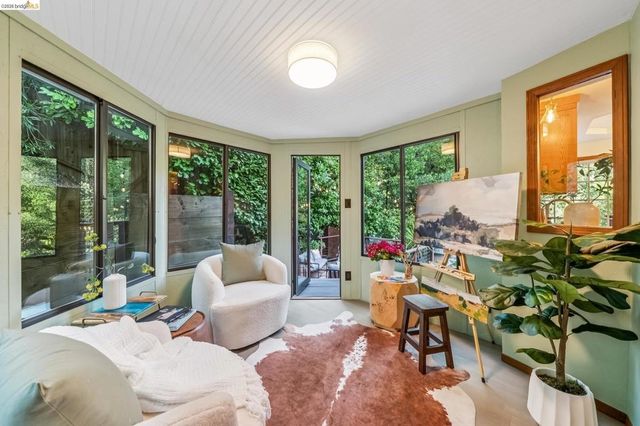 5504 Merriewood Dr, Oakland, CA 94611