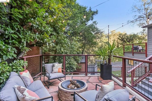 5504 Merriewood Dr, Oakland, CA 94611