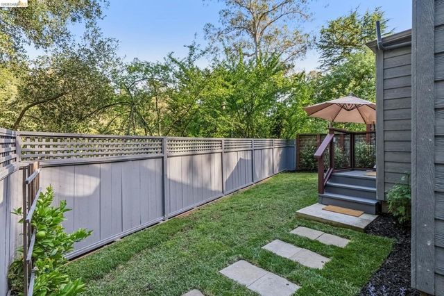 5504 Merriewood Dr, Oakland, CA 94611