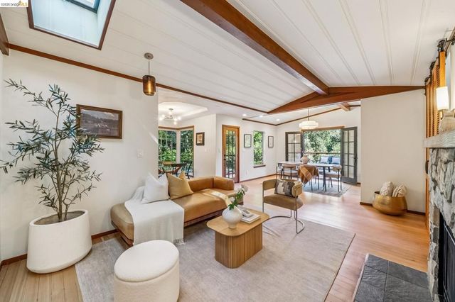 5504 Merriewood Dr, Oakland, CA 94611