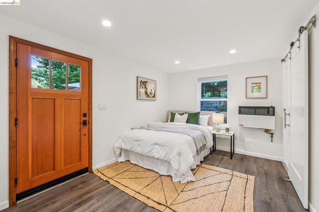 5504 Merriewood Dr, Oakland, CA 94611