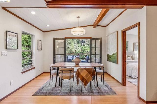 5504 Merriewood Dr, Oakland, CA 94611