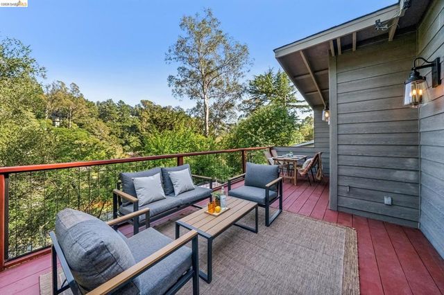 5504 Merriewood Dr, Oakland, CA 94611