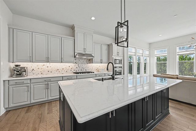 589 Concord Pines Drive, Ann Arbor, MI 48105