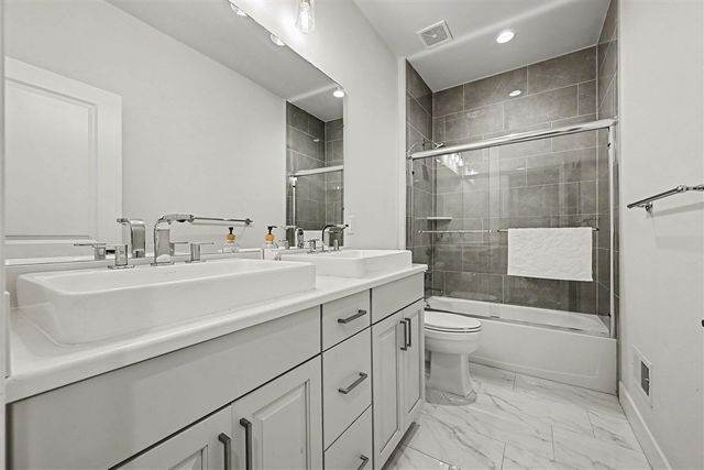 589 Concord Pines Drive, Ann Arbor, MI 48105