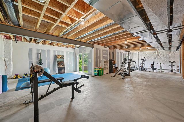589 Concord Pines Drive, Ann Arbor, MI 48105