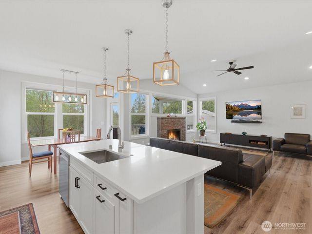 12500 Robinhood Lane, Snohomish, WA 98290