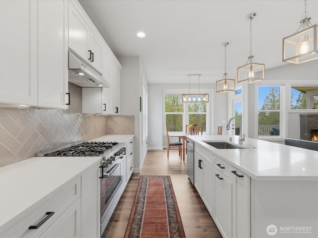 12500 Robinhood Lane, Snohomish, WA 98290