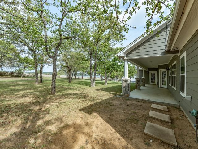 299 Briar Creek Lane, Bowie, TX 76230