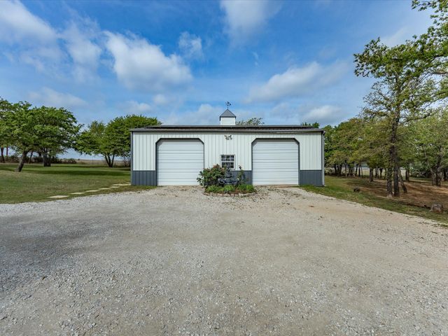 299 Briar Creek Lane, Bowie, TX 76230