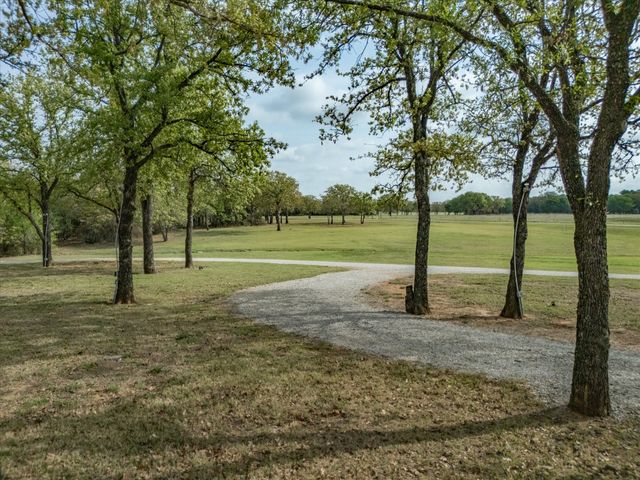 299 Briar Creek Lane, Bowie, TX 76230