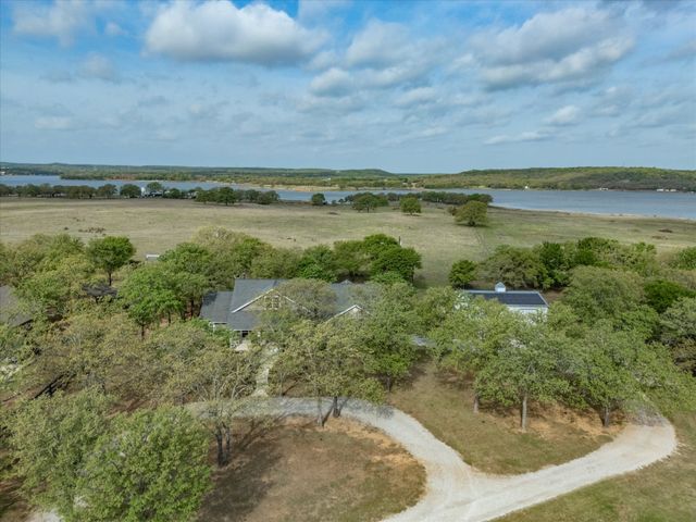 299 Briar Creek Lane, Bowie, TX 76230