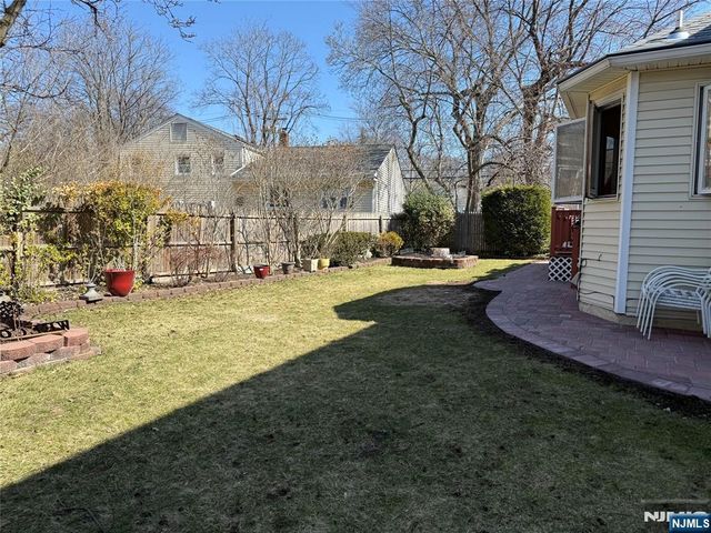619 Cadmus Court, Teaneck, NJ 07666