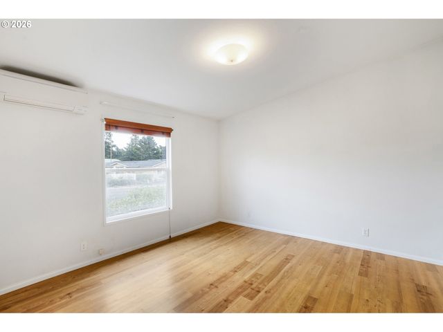 1791 WILLOW Loop, Florence, OR 97439