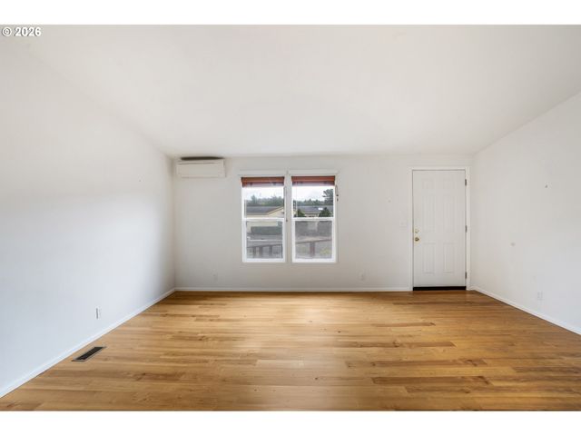 1791 WILLOW Loop, Florence, OR 97439