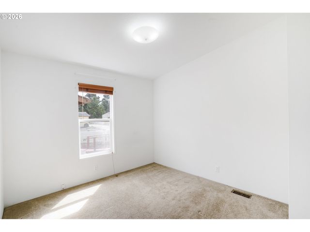 1791 WILLOW Loop, Florence, OR 97439