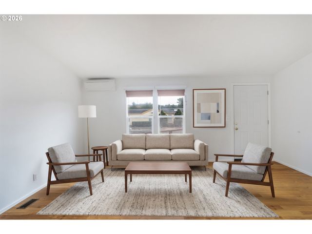 1791 WILLOW Loop, Florence, OR 97439