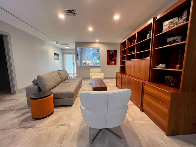 4021 N Cypress Drive, Pompano Beach, FL 33069