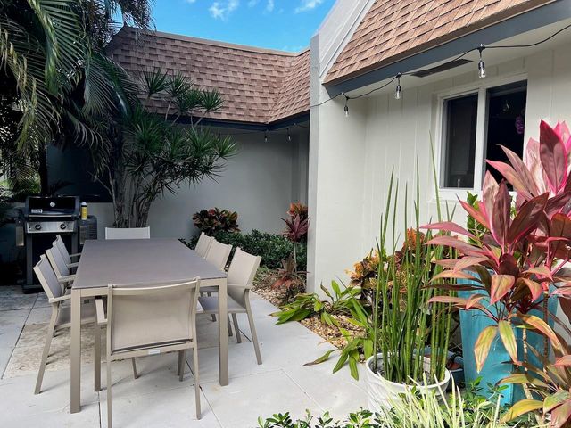 4021 N Cypress Drive, Pompano Beach, FL 33069