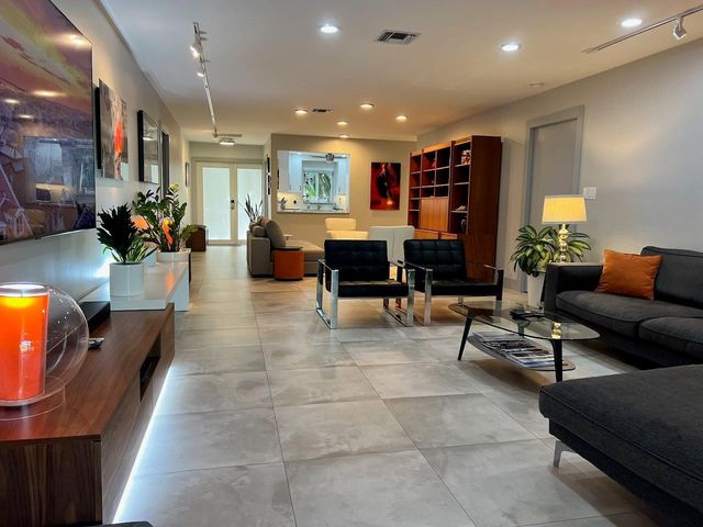 4021 N Cypress Drive, Pompano Beach, FL 33069